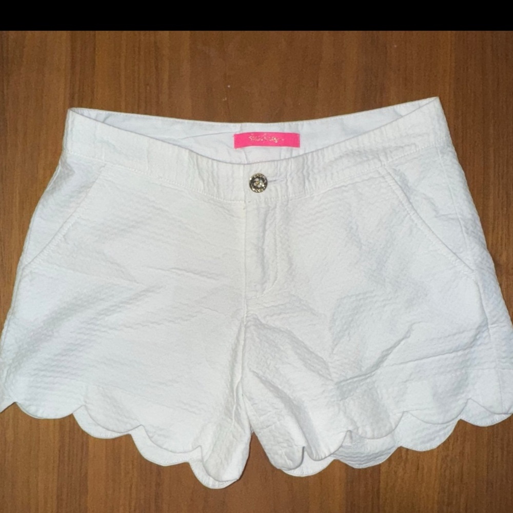 Lilly Pulitzer White Scalloped Shorts